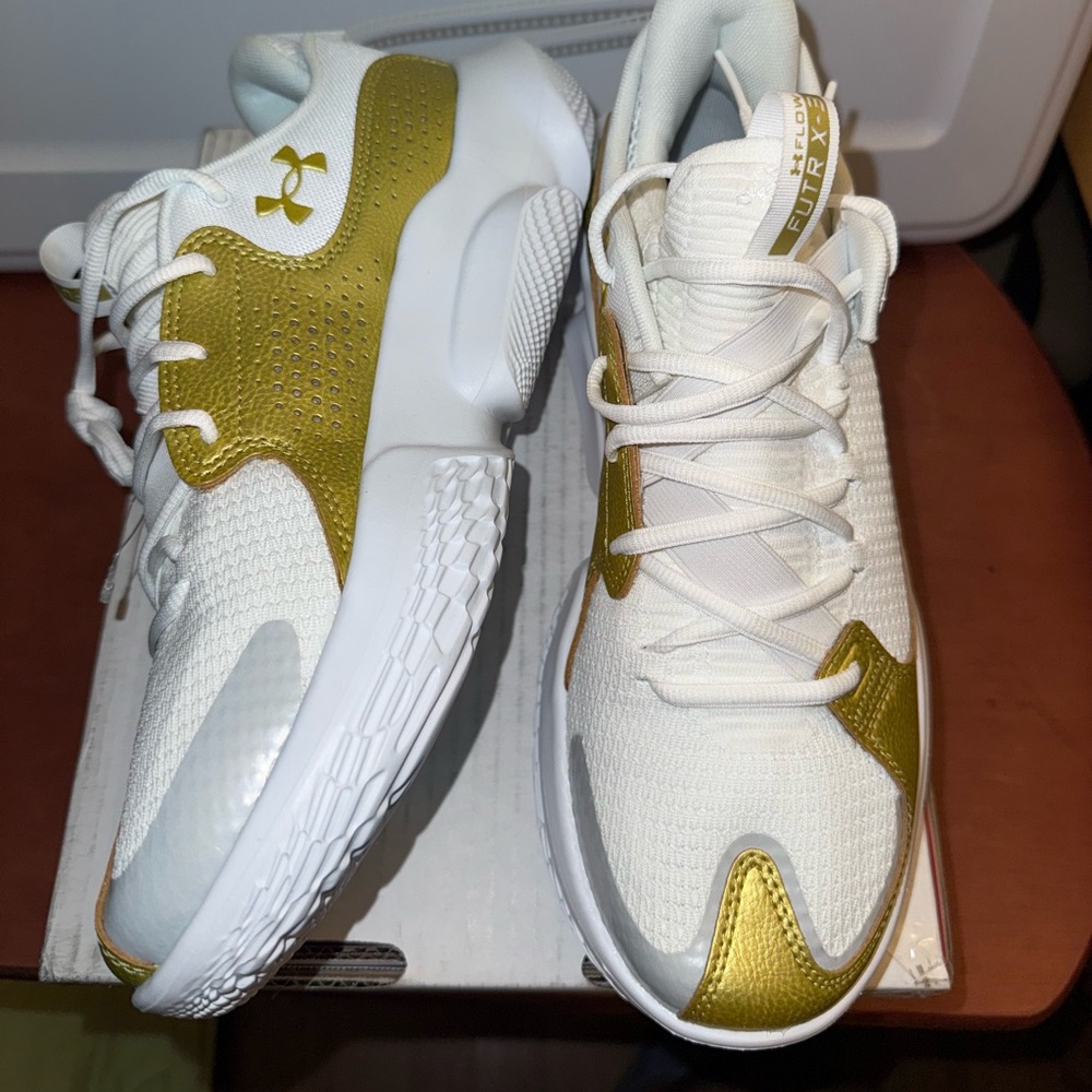 Under Armour UA Flow FUTR X 3 Basketball Shoes 3026630-103 WHITE GOLD M10/W11.5 - Picture 4 of 7